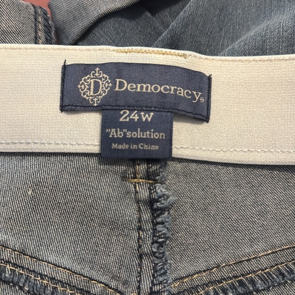 Women’s Plus Shorts  24W - Picture 5 of 9